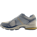 Progrid Triumph 4 in grey and silver - Saucony - State Of Flux